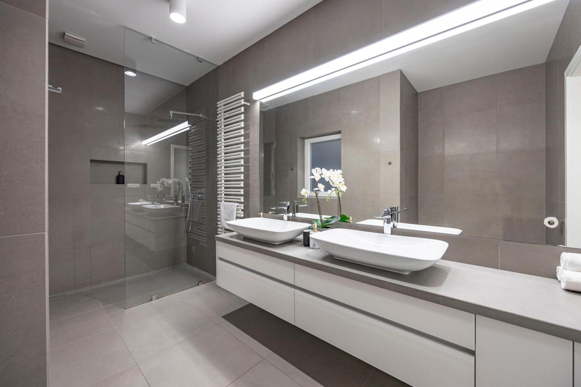 Stylish & Spacious Central Suite By Prestige Homes ブダペスト エクステリア 写真