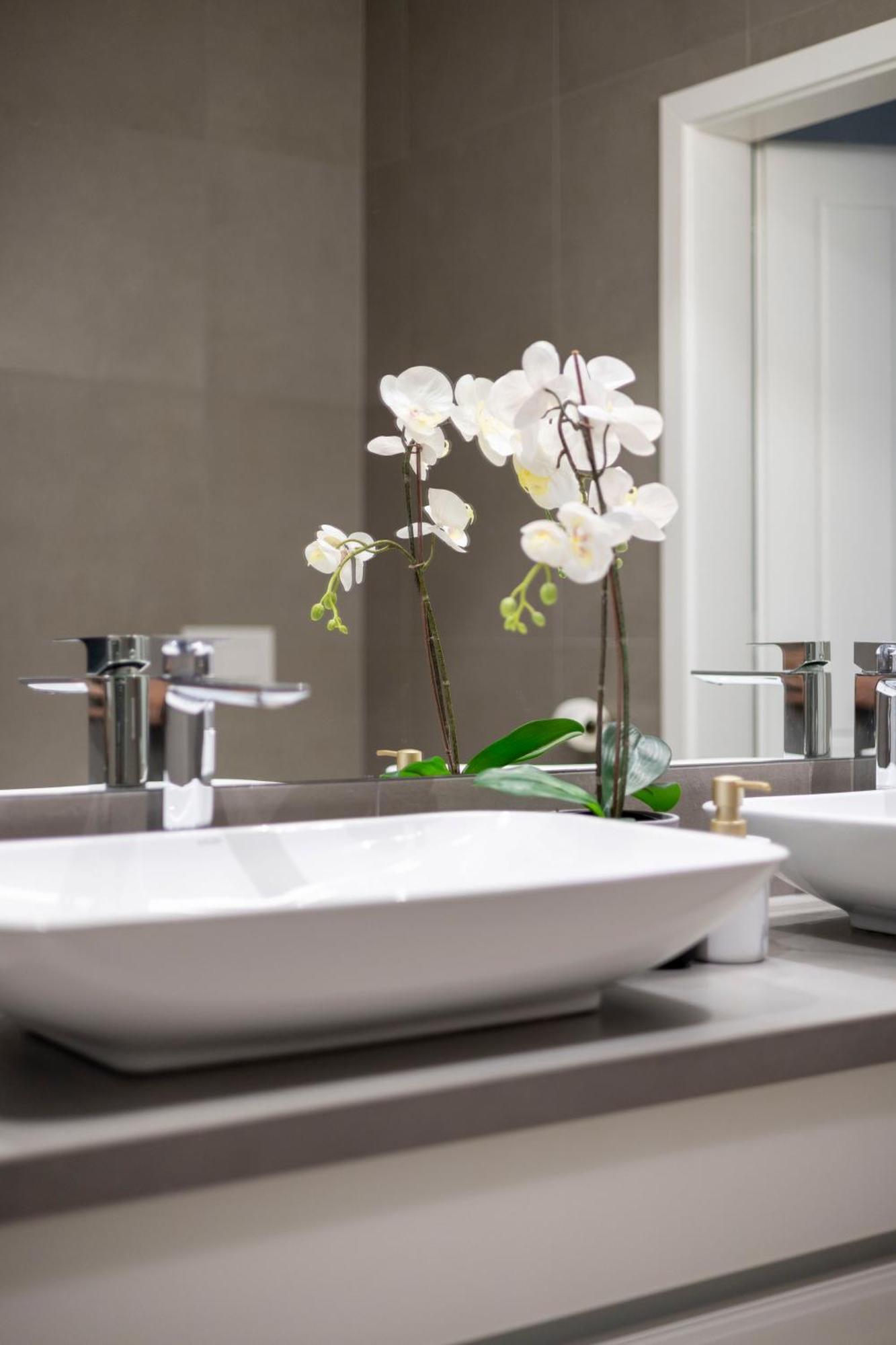 Stylish & Spacious Central Suite By Prestige Homes ブダペスト エクステリア 写真